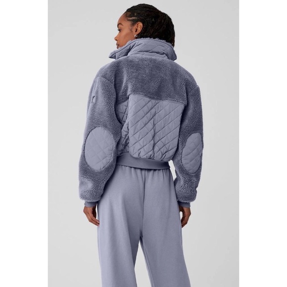 Alo Yoga Sherpa Edge Bomber Fog S - Picture 2 of 16